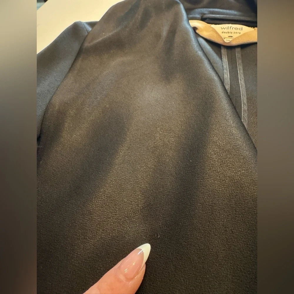 Wilfred from Aritzia Black Drapey Blazer - Sz 00